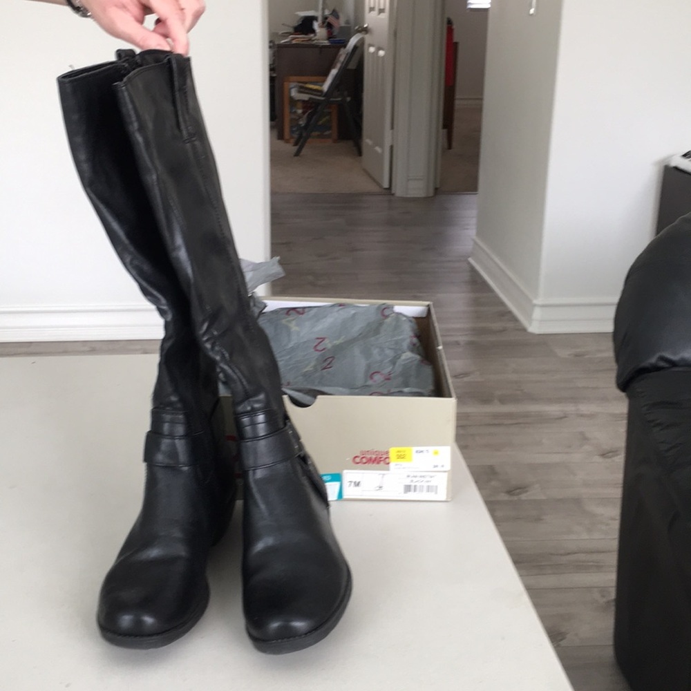 Black Boots